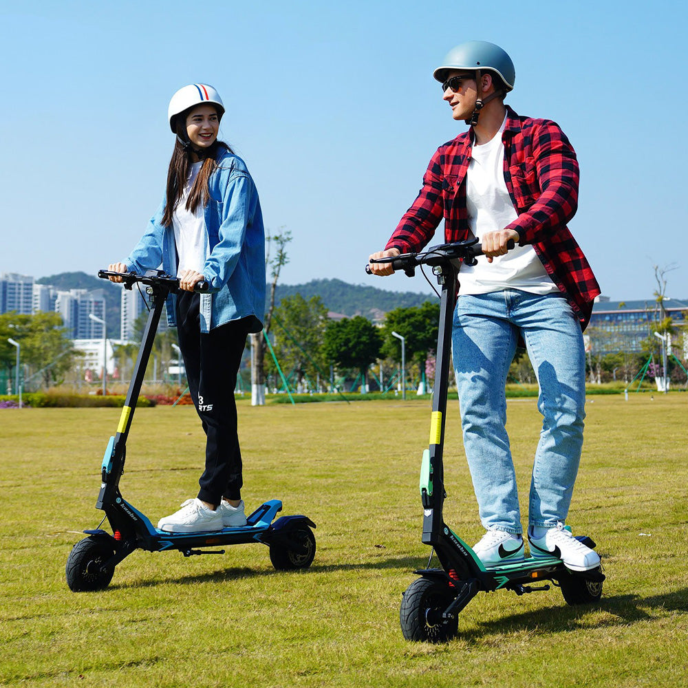 kaabo mantis urban lifestyle riding couple