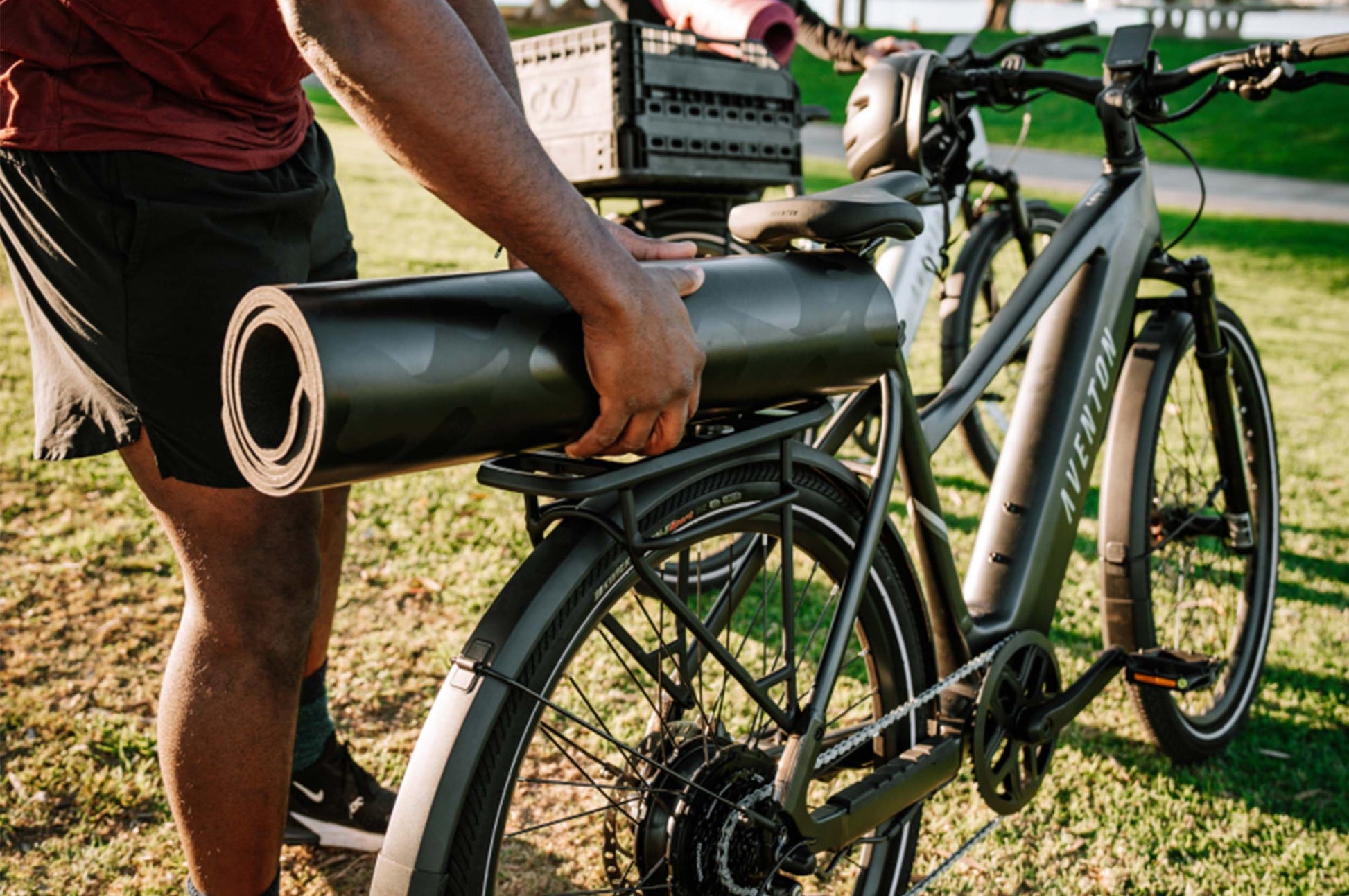 Aventon Level.3 Lifestyle Rear Static
