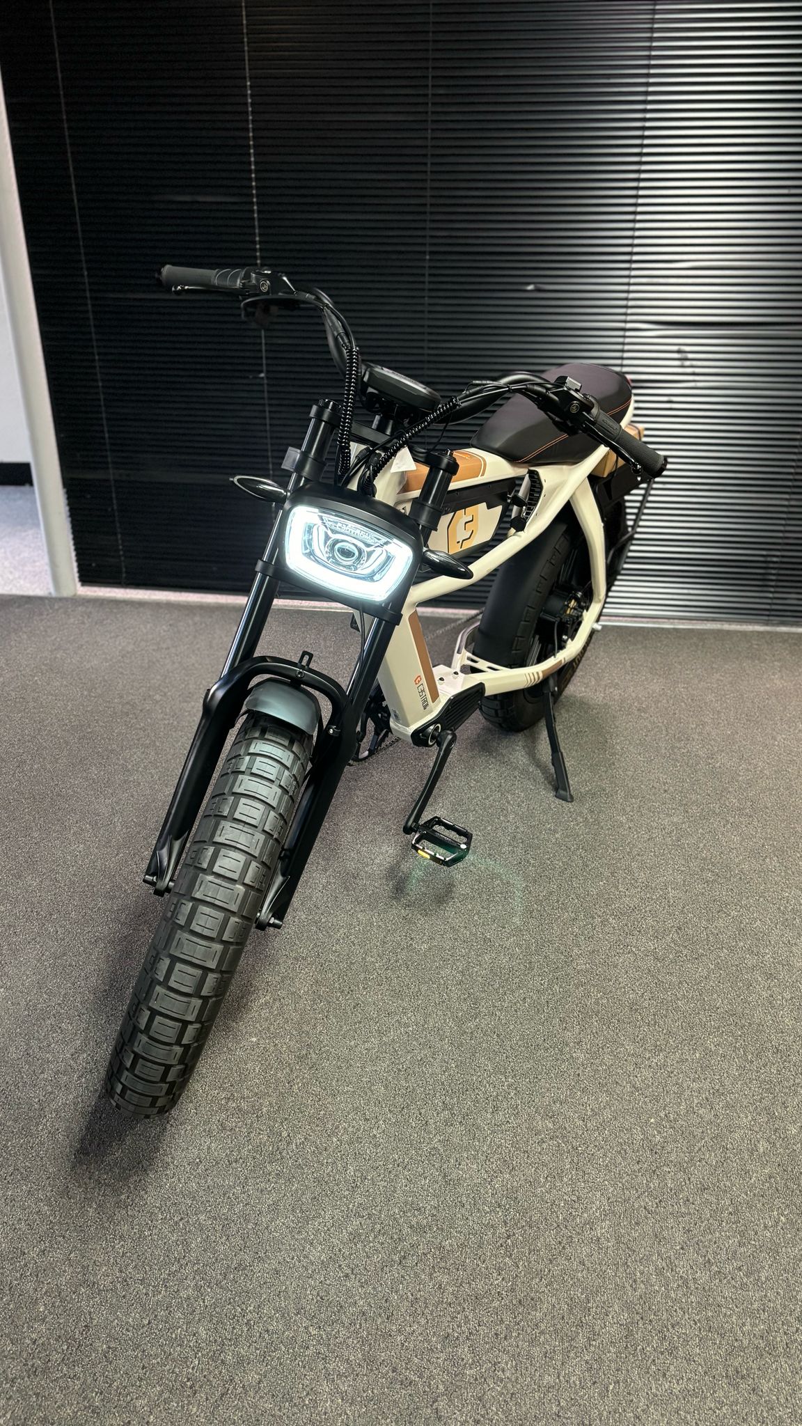 Ex-Demo C3Strom Astro Pro Moon White
