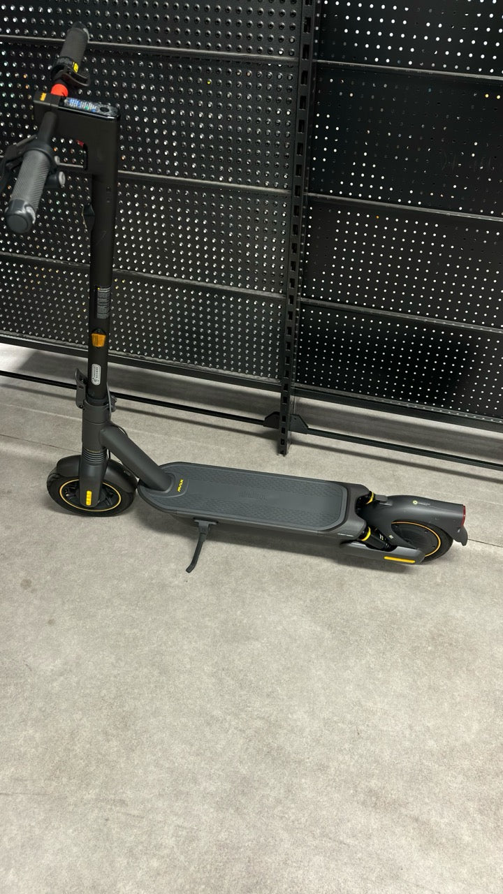 Ex-Demo Segway MAX G2 Electric Scooter