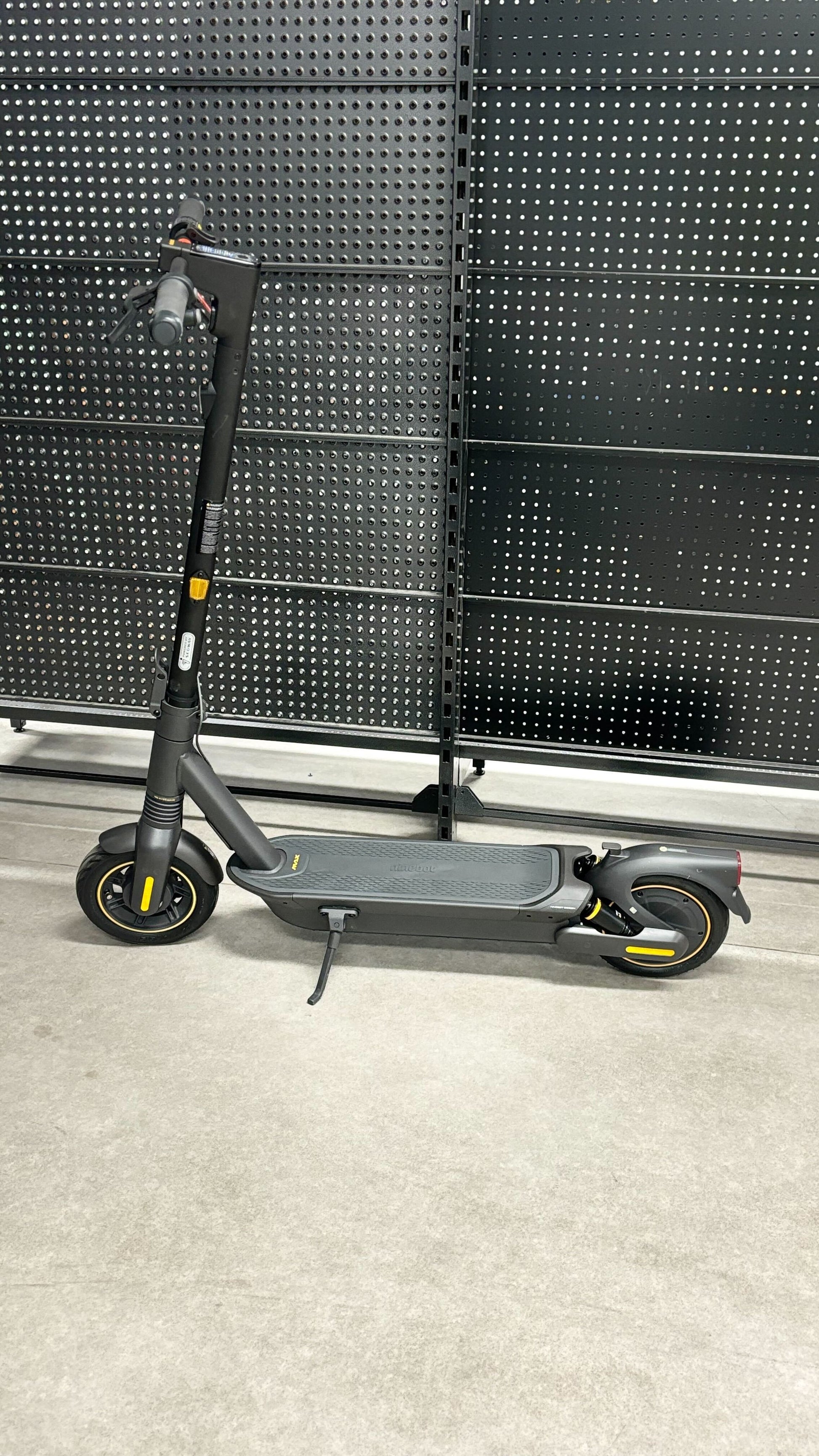 Ex-Demo Segway MAX G2 Electric Scooter