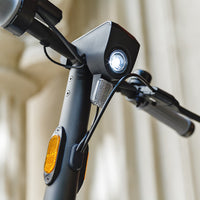 niu kqi100 pro electric scooter feature front light and reflectors