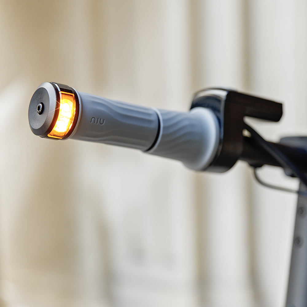 niu kqi100 pro electric scooter feature turn indicators