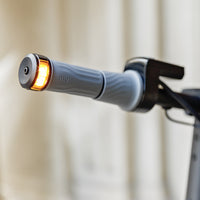 niu kqi100 pro electric scooter feature turn indicators
