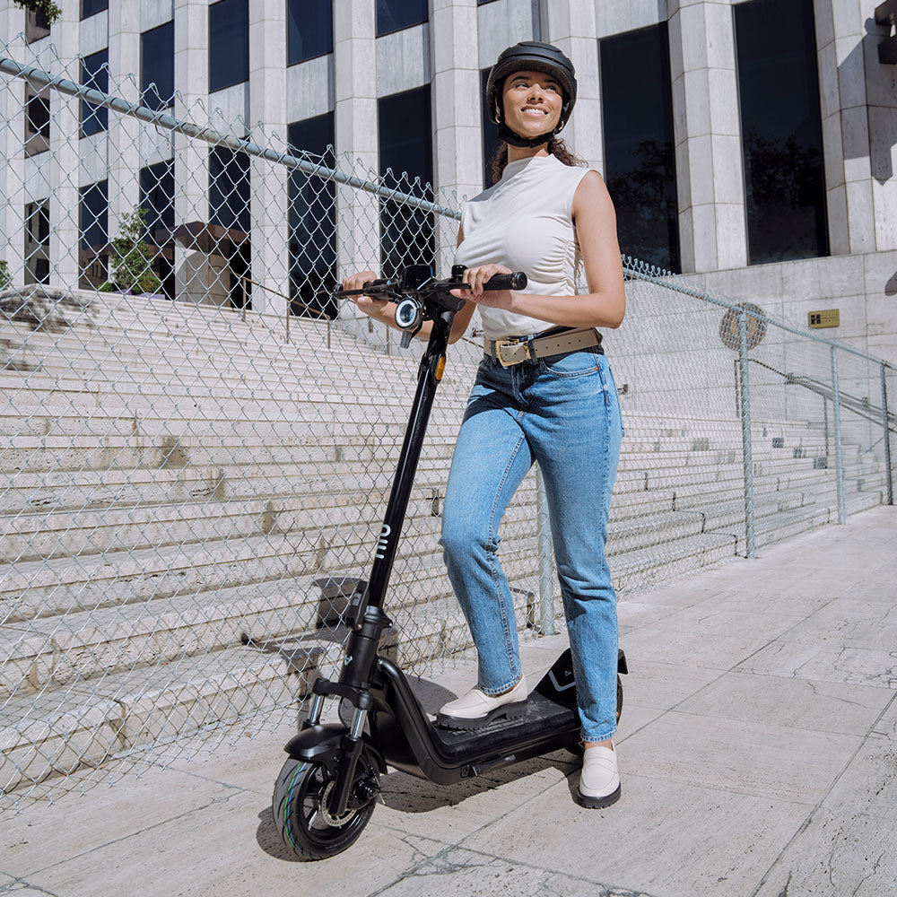 NIU KQi 300P Electric Scooter Lifestyle Static Stairs