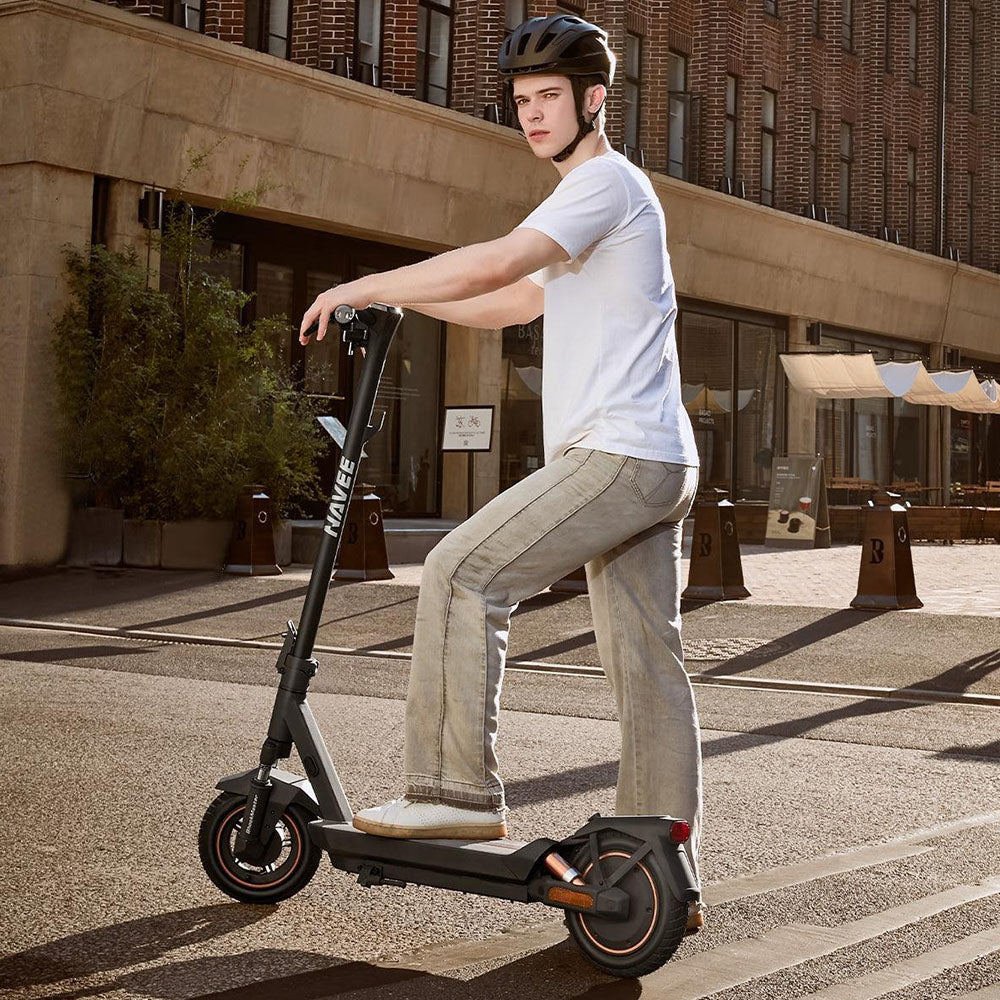 Navee GT3 Electric Scooter Lifestyle Static