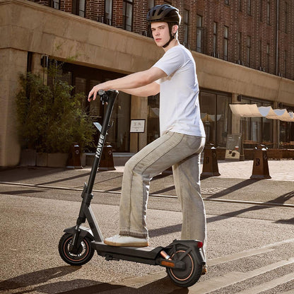 Navee GT3 Electric Scooter Lifestyle Static