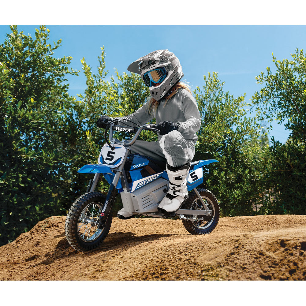 razor dirt rocket mx350 blue refresh lifestyle riding side